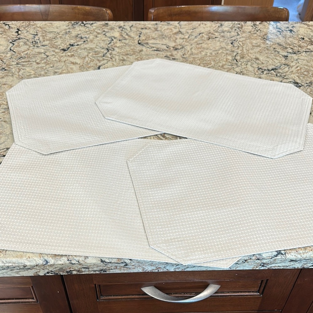 Set of Cream Placemats